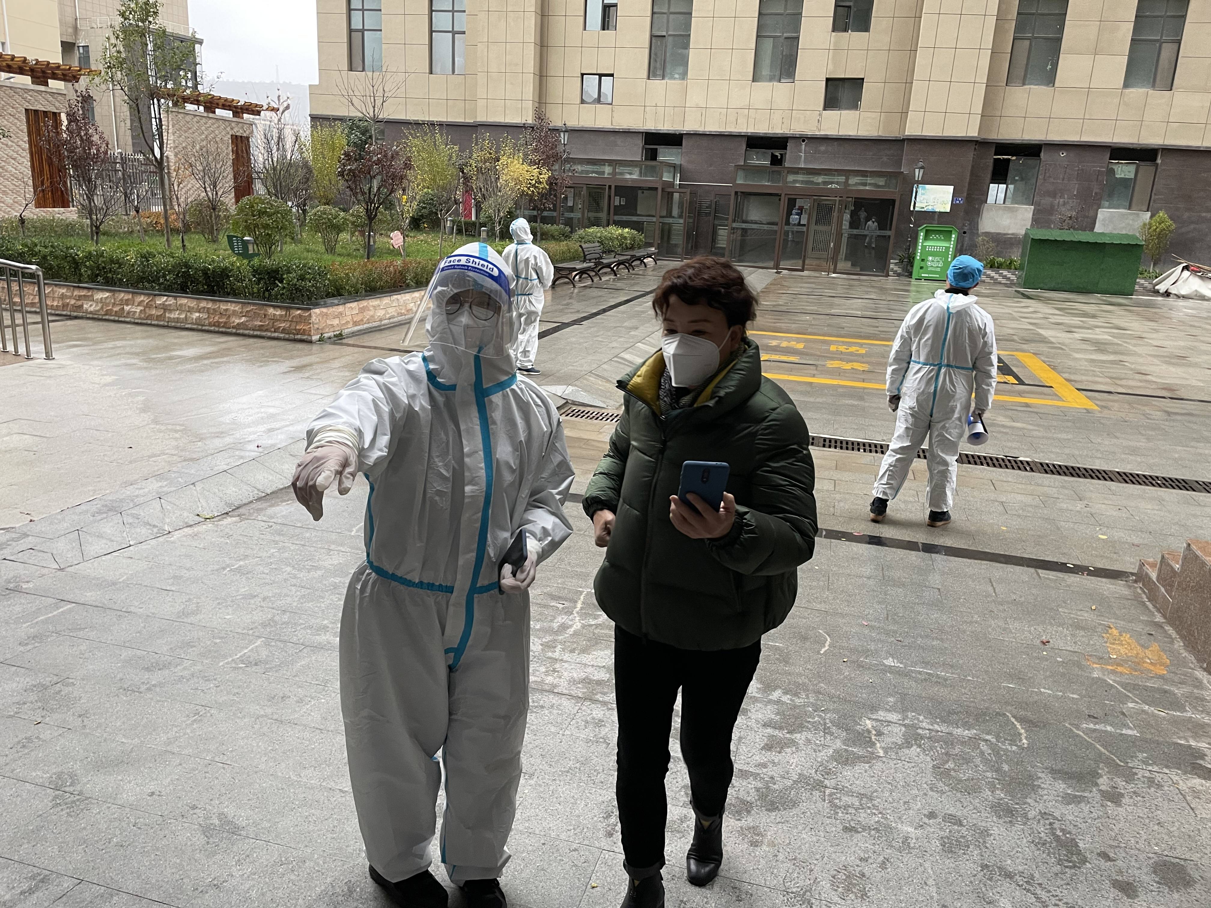 米兰体育首页-关晓彤嘴巴里传出娇媚的哼唧声