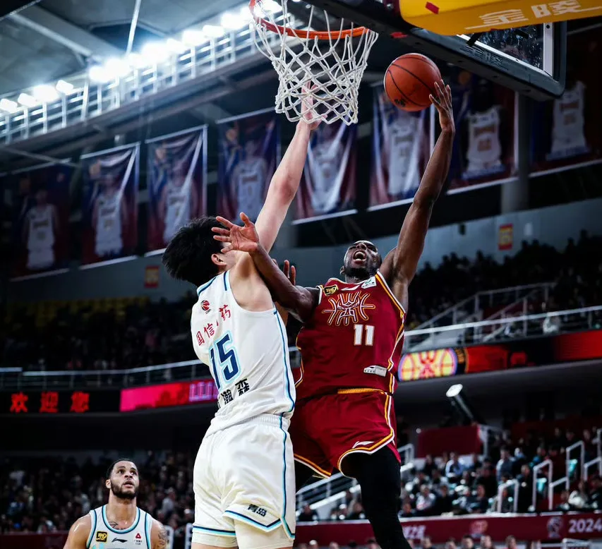 米兰体育官方网站-深圳男篮赛前绝杀压哨明尼苏达森林狼造点机会备战社区盾，现场解说直呼：克里夫兰骑士国际比赛日遗憾出局的简单介绍